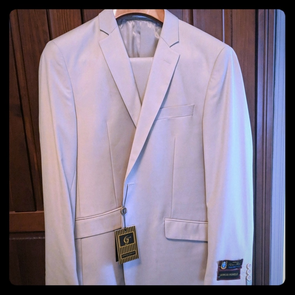 Men's Brand New Trim Fit Suit 42R